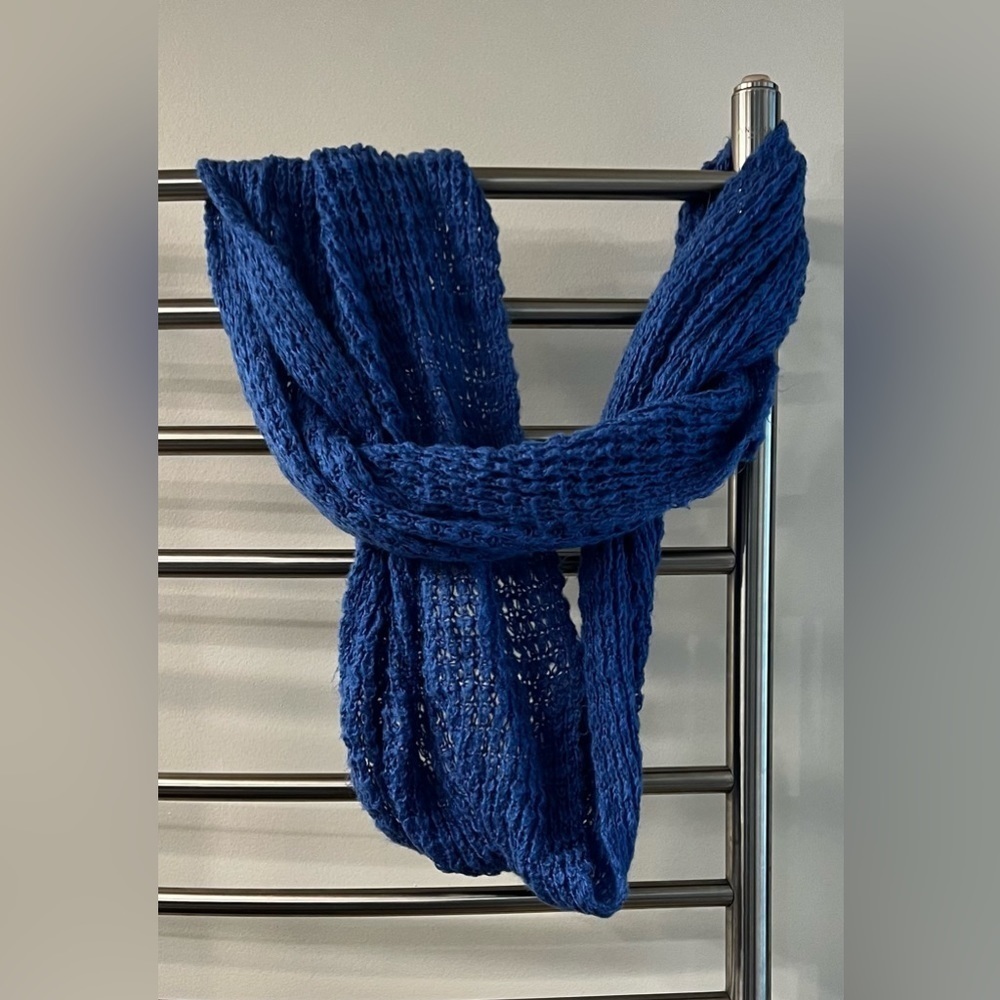 🍁Super Cute Blue/Periwinkle Infinity Sacarf